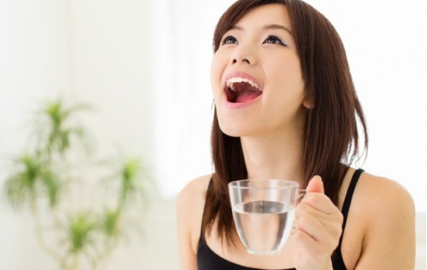 Полоскание горла хлоргексидином