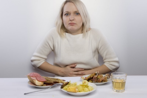 Отрыжка и тяжесть желудка после еды