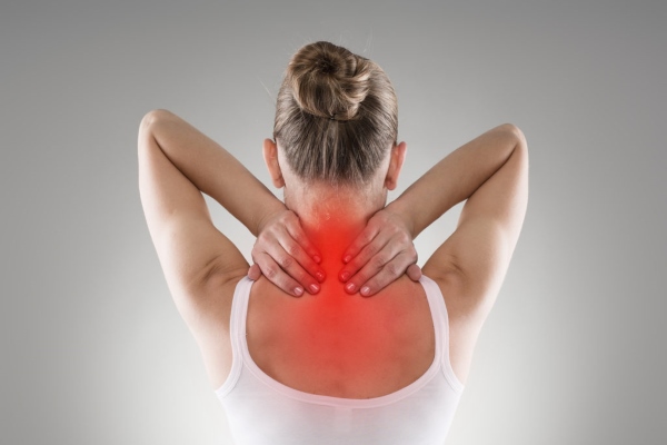 Боль в области лопаток