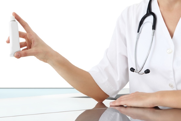 Назначение крема при трещинах кожи