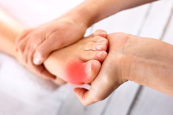 Результат хирургического лечения воспаления сустава пальца