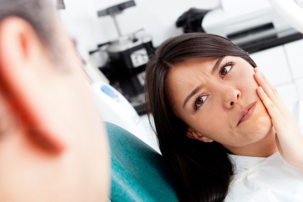 Болит десна после удаления зуба