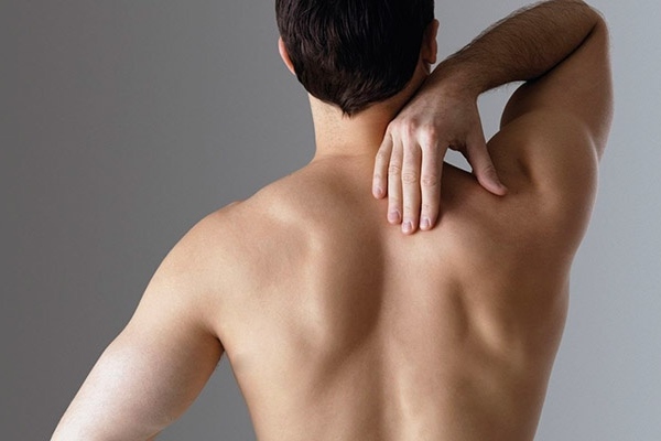 Боль в лопатке