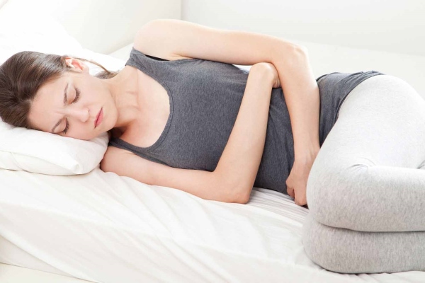 Болит внизу живота