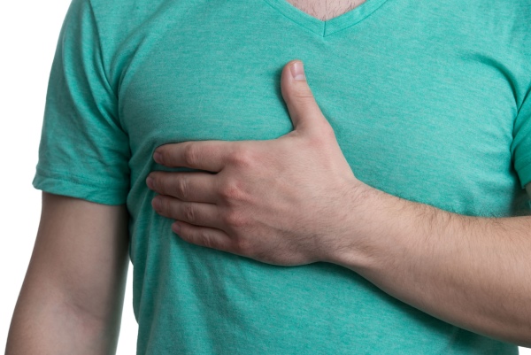 Боль в груди справа