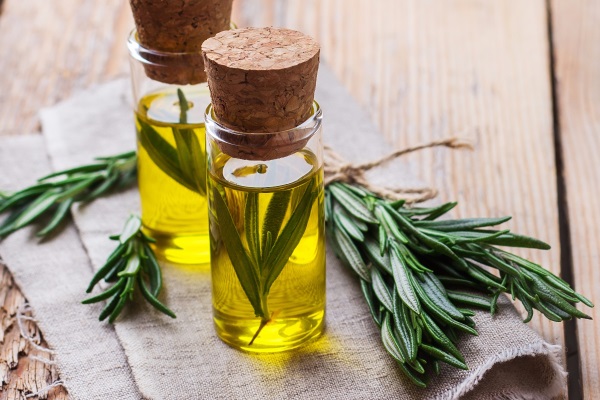 Масло розмарина от прыщей