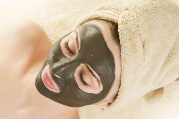 Маска с желтком и жирными сливками