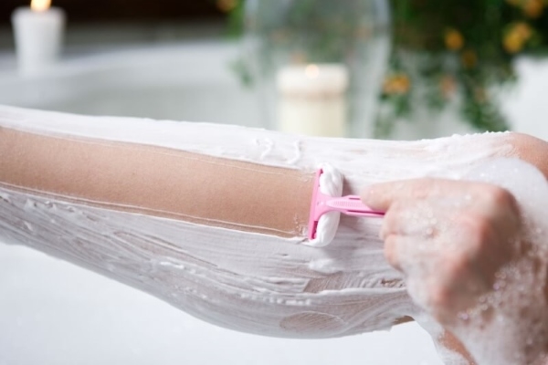 Прыщи после бритья ног