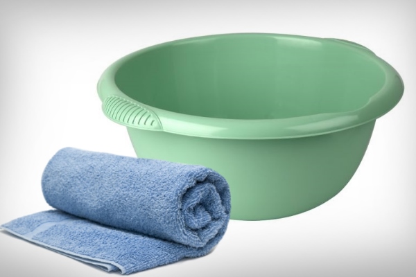 Таз и полотенце